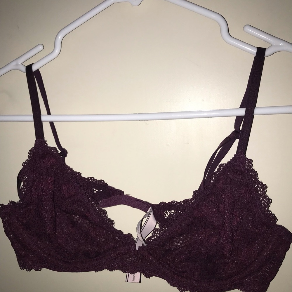 VICTORIA’S SECRET maroon underwire bralette